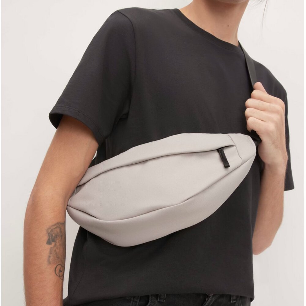 Everlane Fanny Pack - Picture 2 of 5